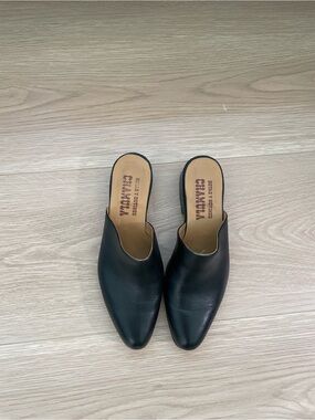 Chamula Women's Black Leather Slip-On Mules